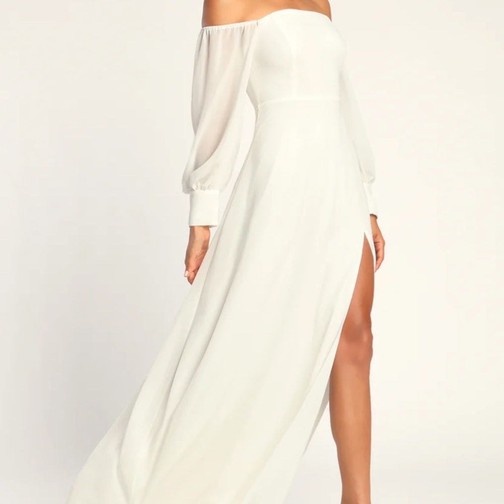 Lulus size L, White maxi dress, long sleeve, NWT, never worn.